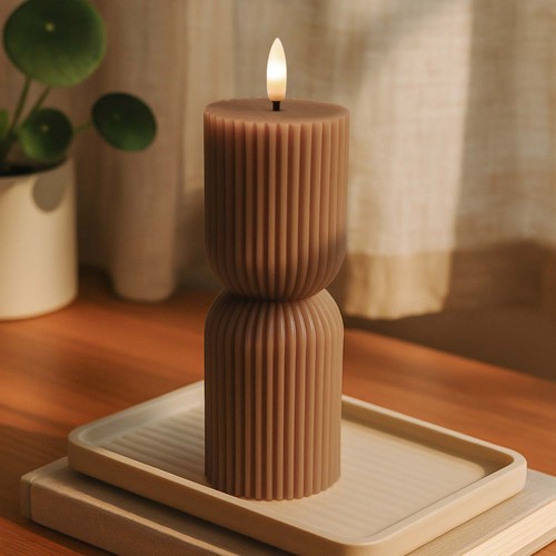 LED Timglas ljus 23cm, lågeffekt, brun - Ø7,5cm, fjärrkontroll, timer, äkta vax