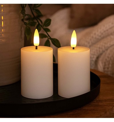 LED Blockljus, 2 st, flameffekt, vit - 7,5 cm hög, Ø5 cm, fungerar med fjärrkontroll, äkta stearin