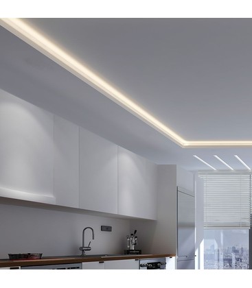 Stämningsfull belysning i ett rum monterad med professionella LED-strips.