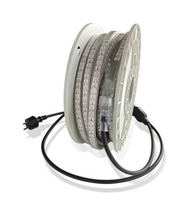 En 25 meter lång LED-strip på trumma anpassad för långa sträckor på ridbanor.