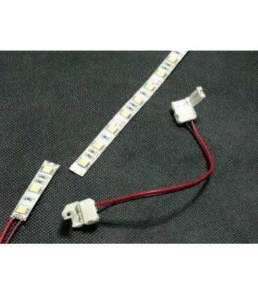 Installation av flexibel skarv för sammankoppling av LED-strips.